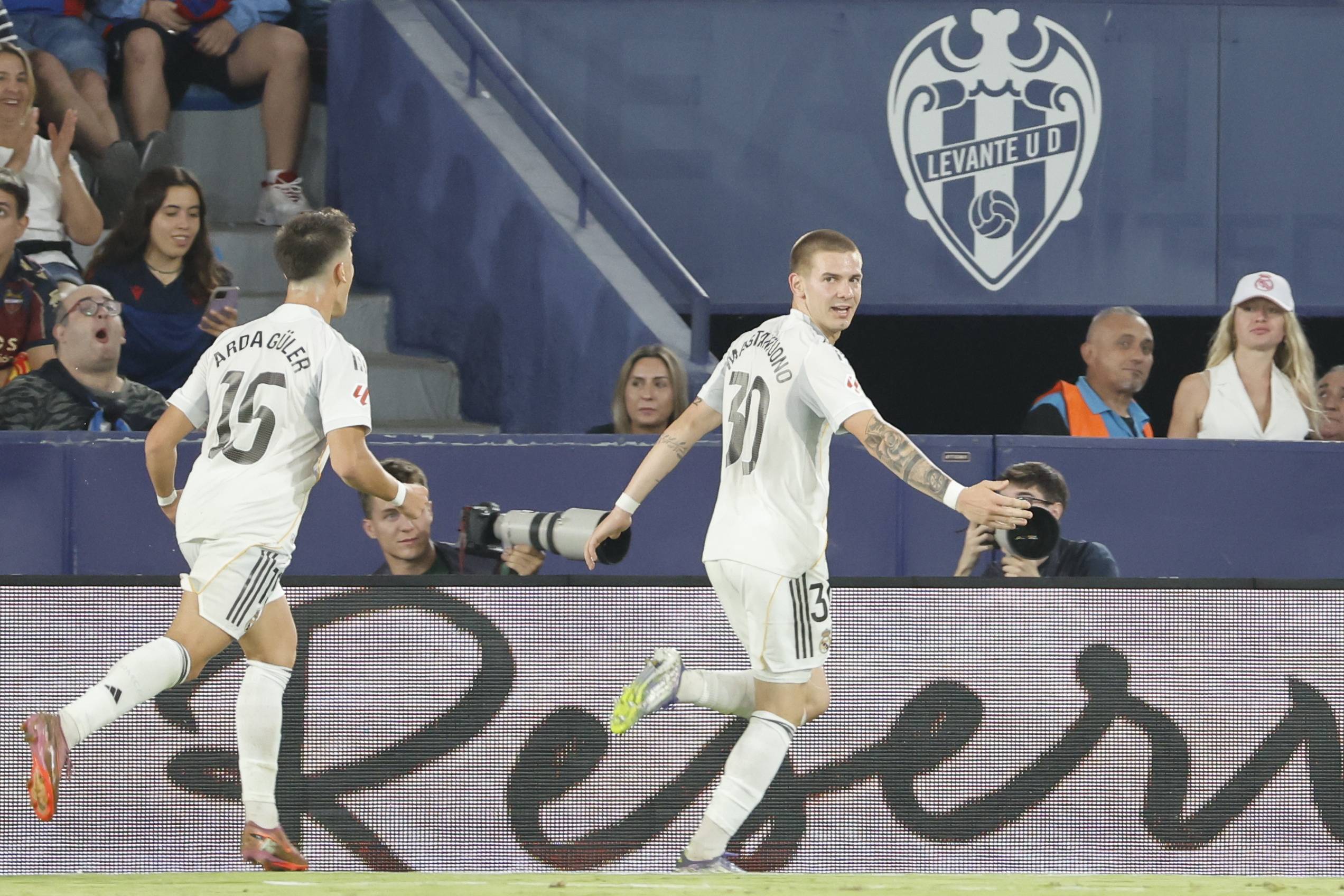 （外代二线）足球——西甲：皇马胜莱万特