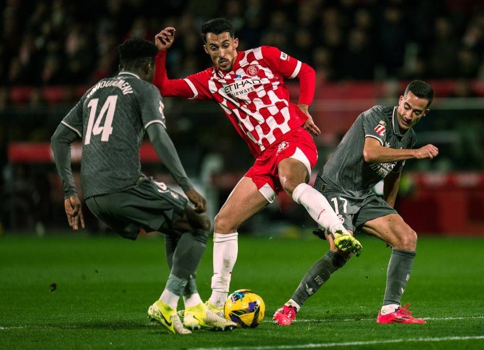 西甲-赫罗纳1-1西班牙人:主队前黑马,武磊母队新黑马|前瞻